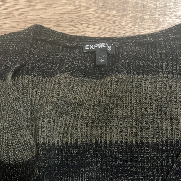 Express Sweater - Picture 2 of 3